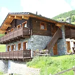 Aparthotel Trompe-l'oeil Champoluc