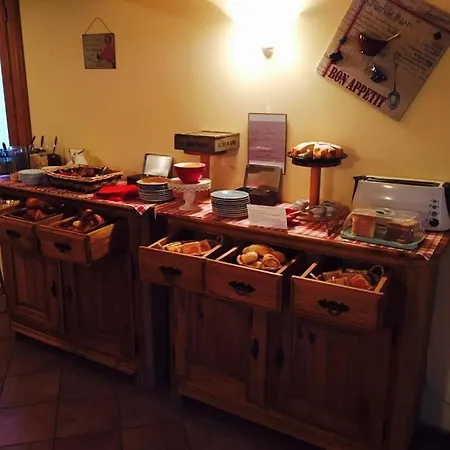 特洛朋罗伊住宅酒店